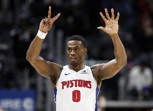 杜伦单场30+15板&命中率90%+ 达此数据历史最年轻&霍华德后首人