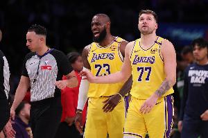 东契奇：詹姆斯首秀非常出色 他会给我们带来很大帮助