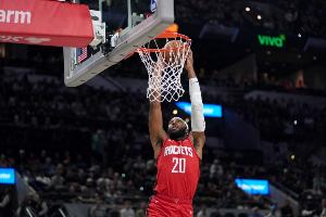 奥科吉：每位队友都为火箭带来强度 这是我所效力球队中少有的