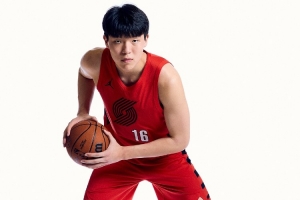 解说：瀚森未来依旧会被再次下放到发展联盟 做好自己该做的就行