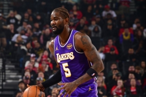 香喷喷！艾顿近3战场均20分13.3板1帽1.7断 命中率78.4%