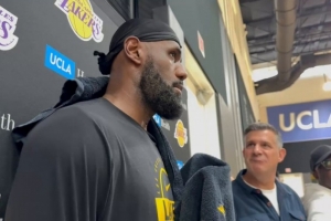 詹姆斯：球队拥有很棒的化学反应 我需要努力重新融入