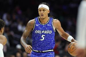 莫斯利：班凯罗仍在做非对抗性的训练 目前暂无复出时间表