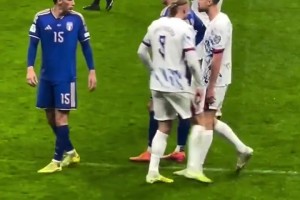 小罗比尼奥这球感！真不愧是单车少年的儿子